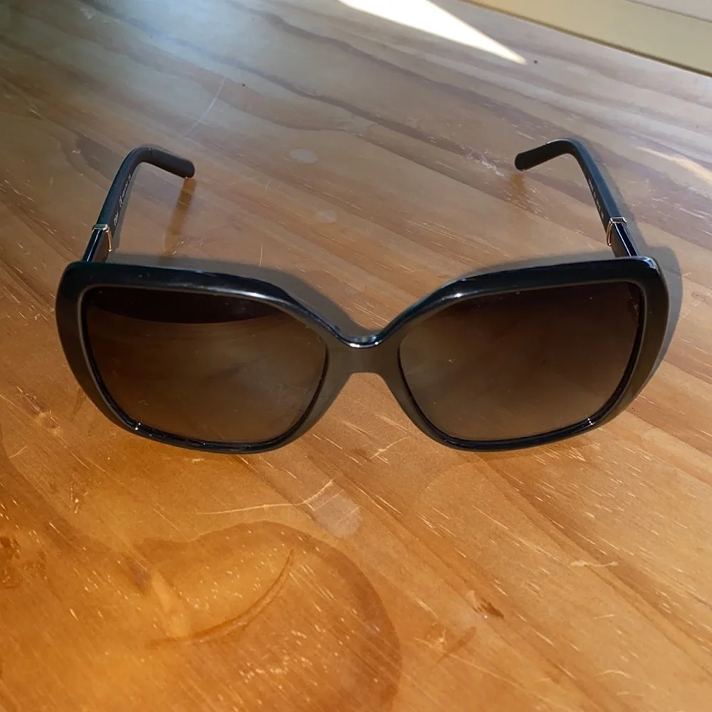 Chloe Black Sunglasses - Picture 11 of 12